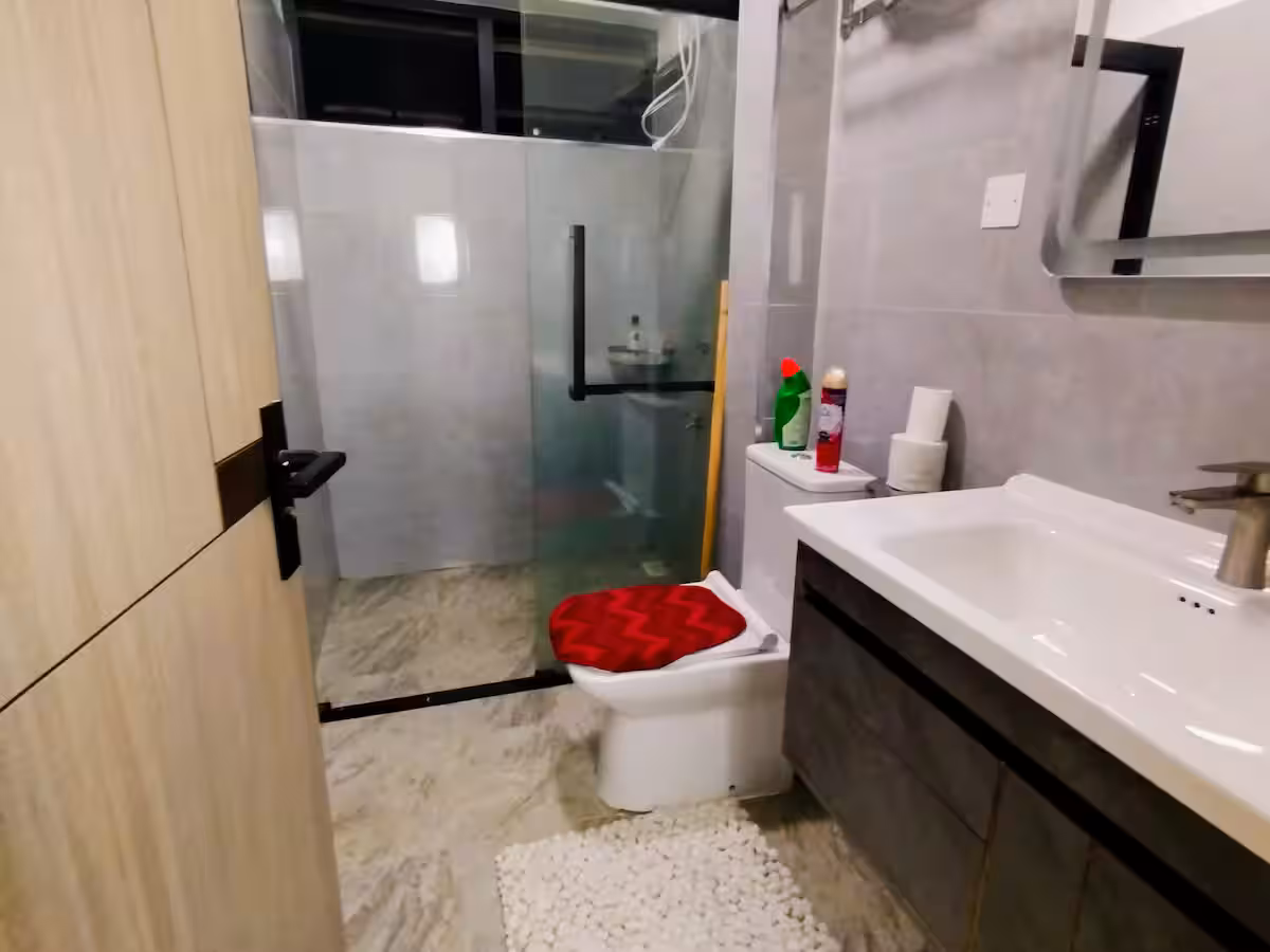 Leo – Modern 1BR - Image 12