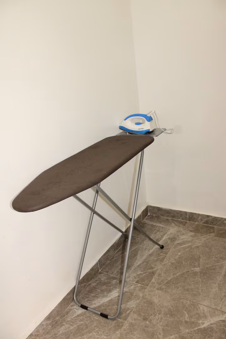 Leo – Modern 1BR - Image 16